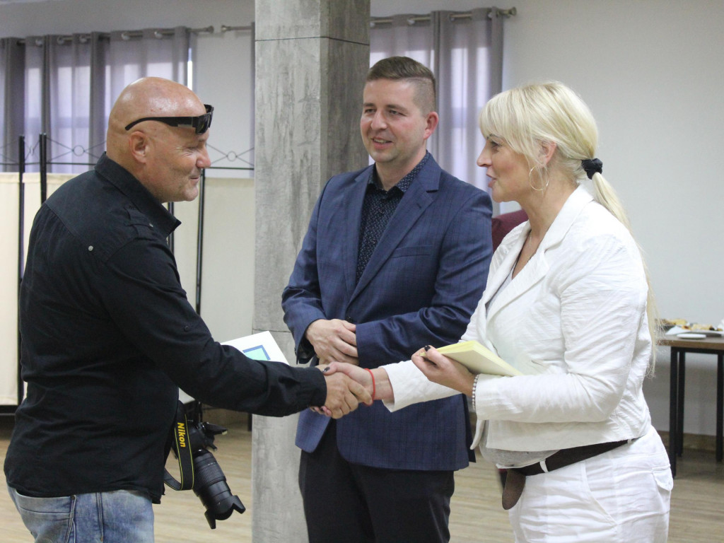 Abstrakcja pokazana na płótnach. Szósty plener malarski został podsumowany