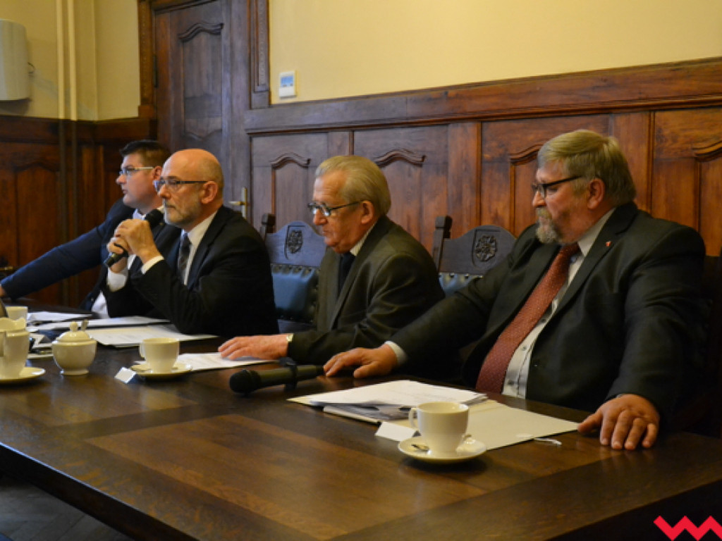 Rzutem na taśmę wrzesińska rada wprowadza obywatelską inicjatywę uchwałodawczą