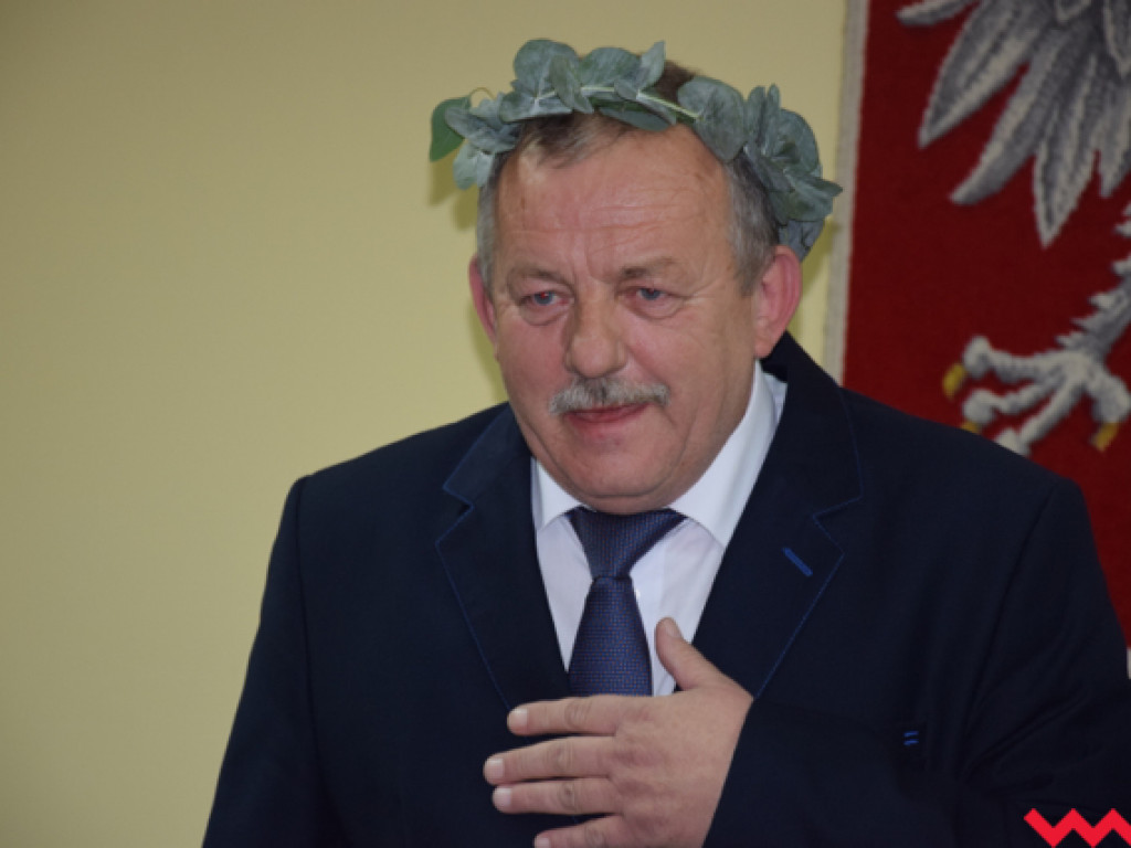 Rzewne pożegnanie radnych powiatowych. Laur starosty dla Grzegorza Kaźmierczaka