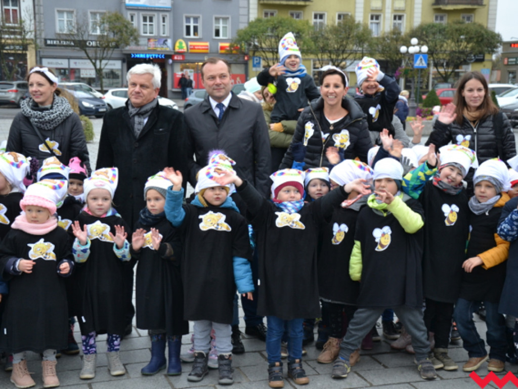 Tańce i śmiechy z poważną sprawą w tle. Dzieci i dorośli razem ratują pszczoły!
