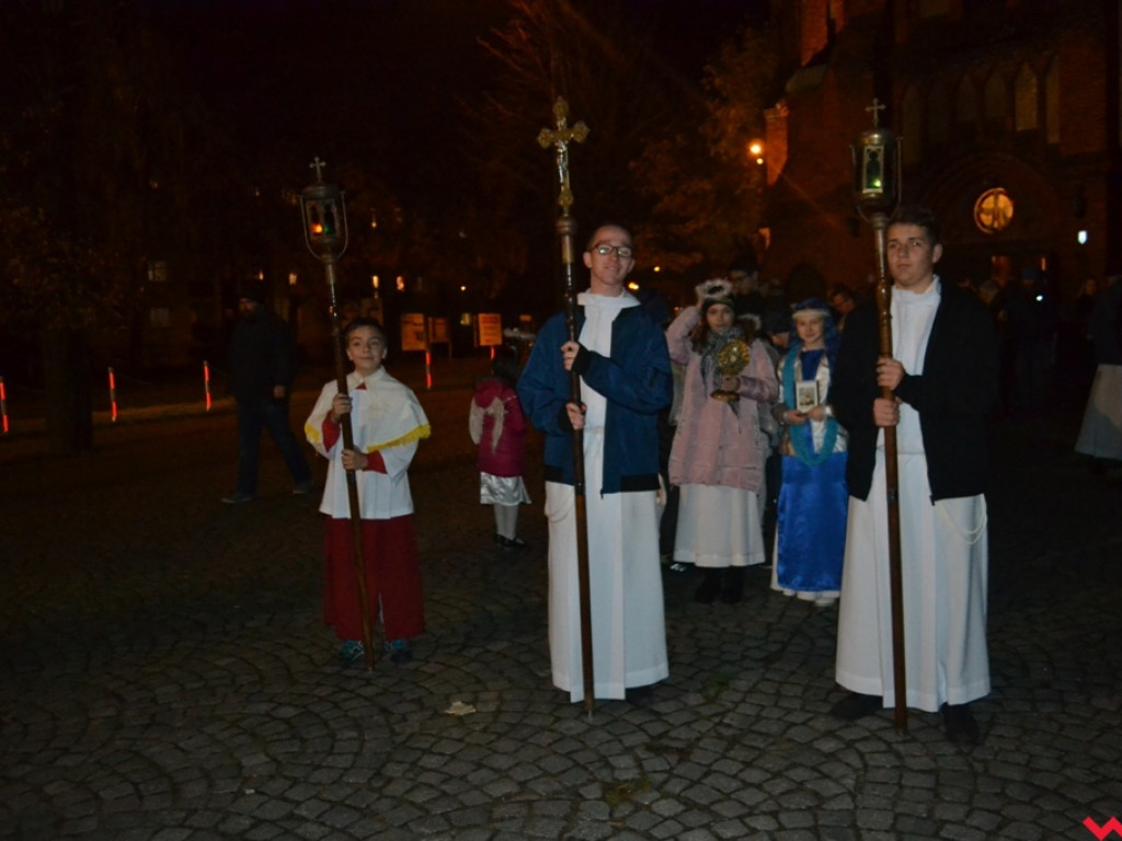 Noc Świętych z pochodem czyli alternatywa wobec Halloween