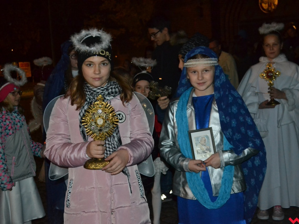 Noc Świętych z pochodem czyli alternatywa wobec Halloween