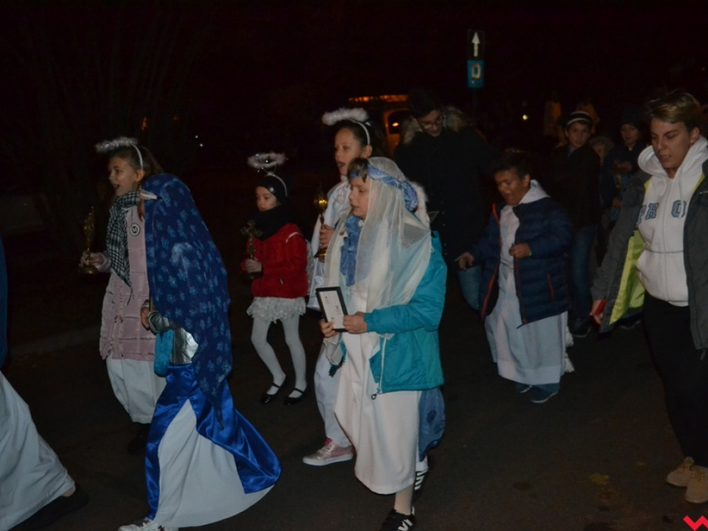 Noc Świętych z pochodem czyli alternatywa wobec Halloween