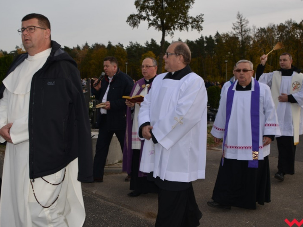 Dzień Wszystkich Świętych na wrzesińskich cmentarzach