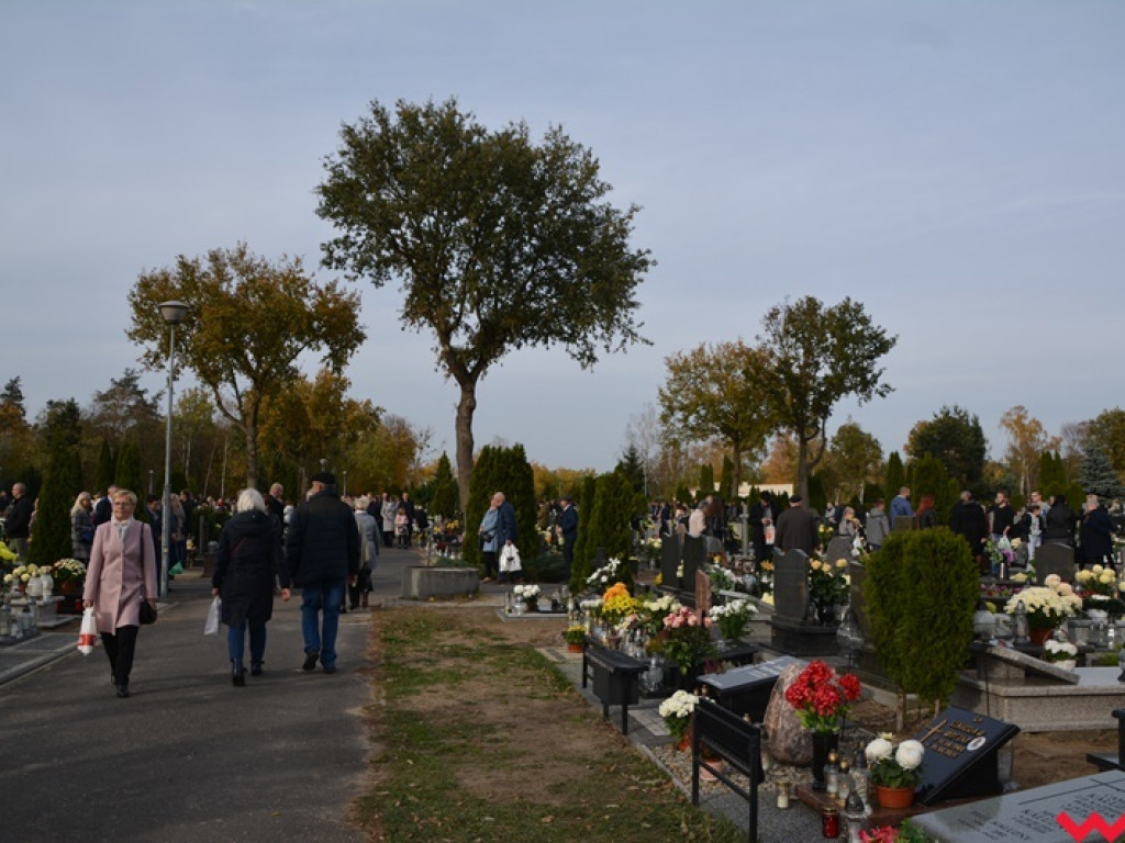 Dzień Wszystkich Świętych na wrzesińskich cmentarzach