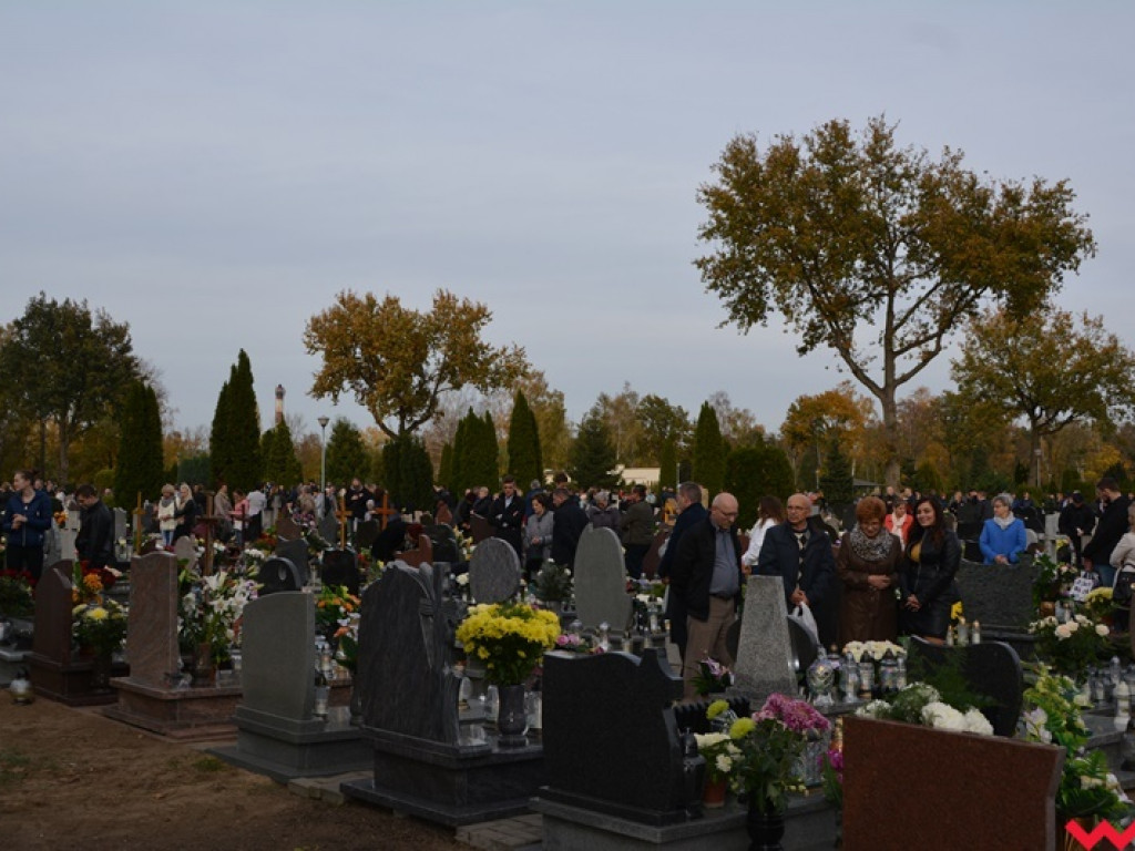 Dzień Wszystkich Świętych na wrzesińskich cmentarzach
