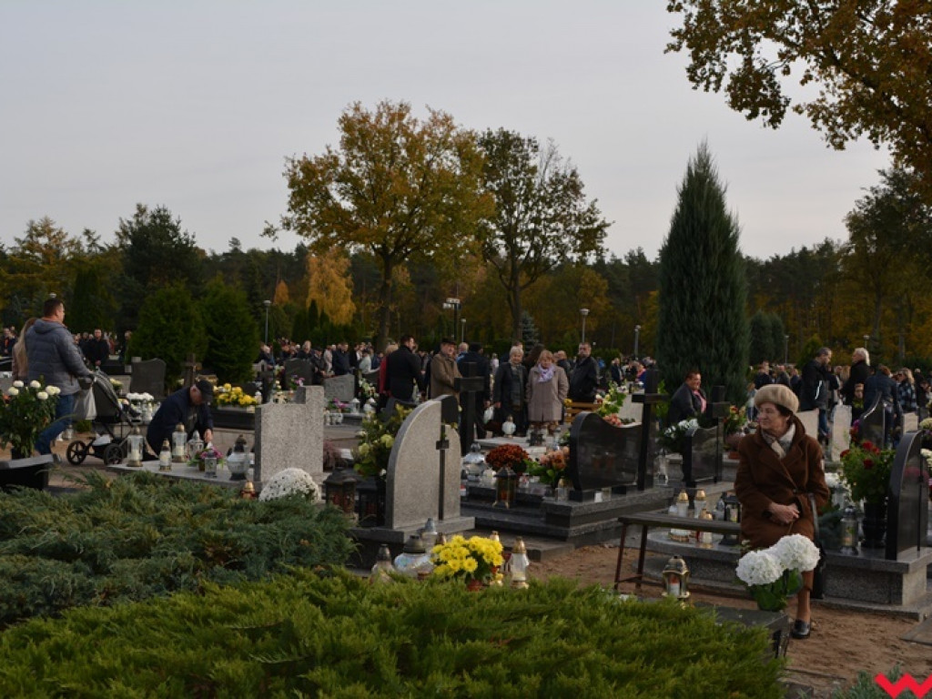 Dzień Wszystkich Świętych na wrzesińskich cmentarzach
