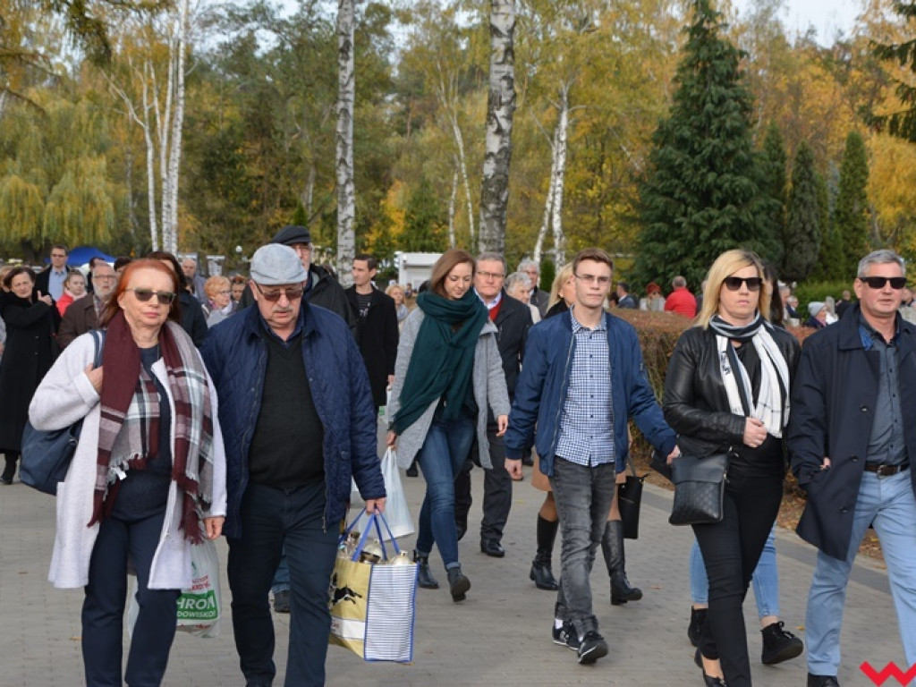 Dzień Wszystkich Świętych na wrzesińskich cmentarzach