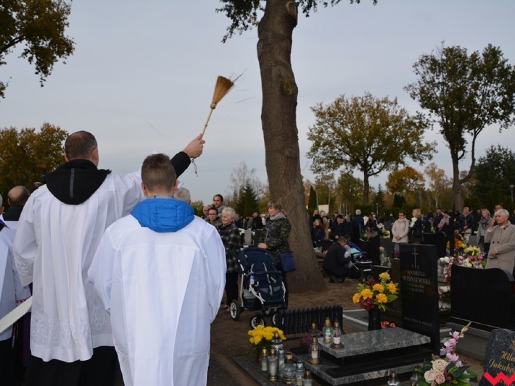 Dzień Wszystkich Świętych na wrzesińskich cmentarzach