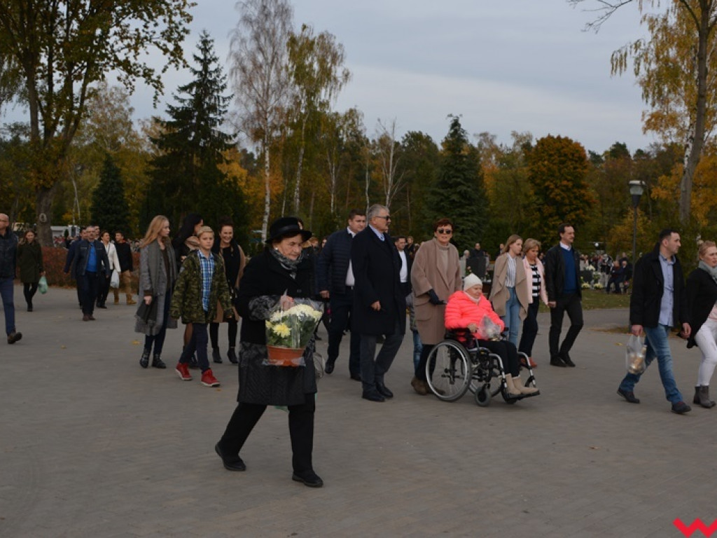 Dzień Wszystkich Świętych na wrzesińskich cmentarzach