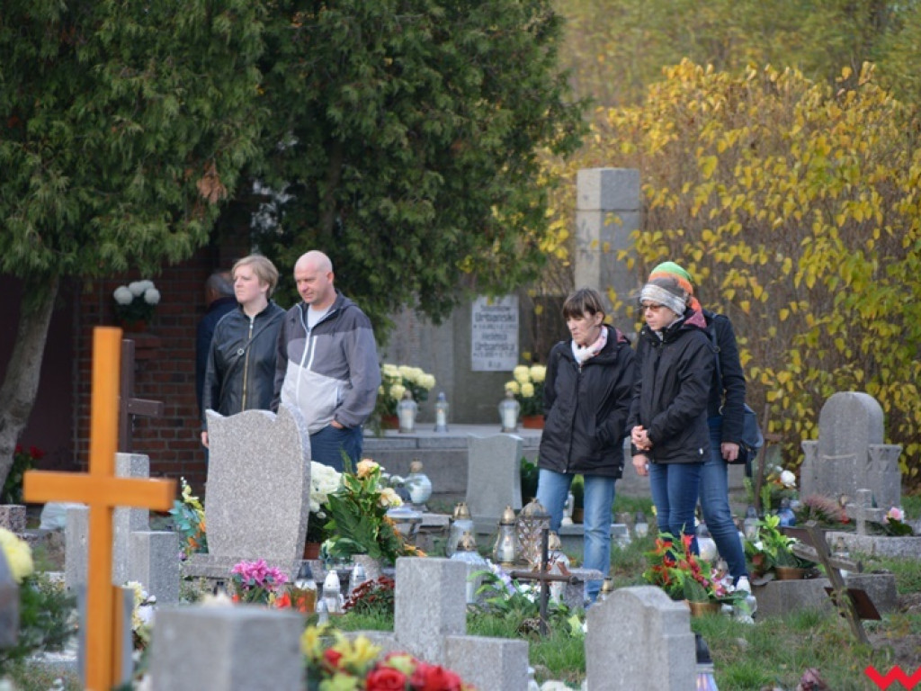 Dzień Wszystkich Świętych na wrzesińskich cmentarzach