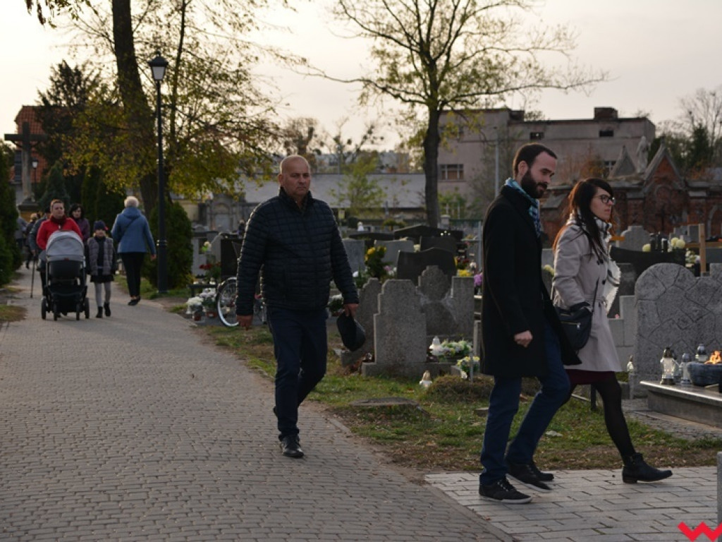 Dzień Wszystkich Świętych na wrzesińskich cmentarzach