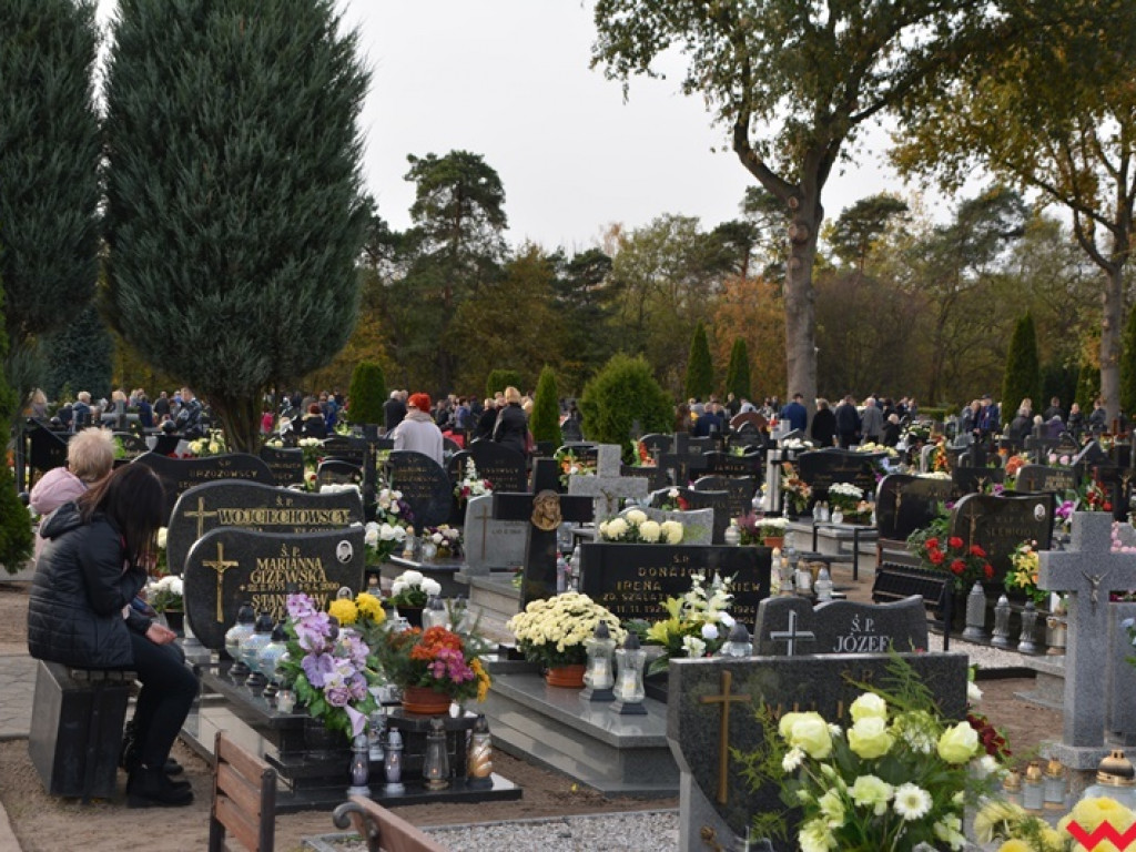 Dzień Wszystkich Świętych na wrzesińskich cmentarzach