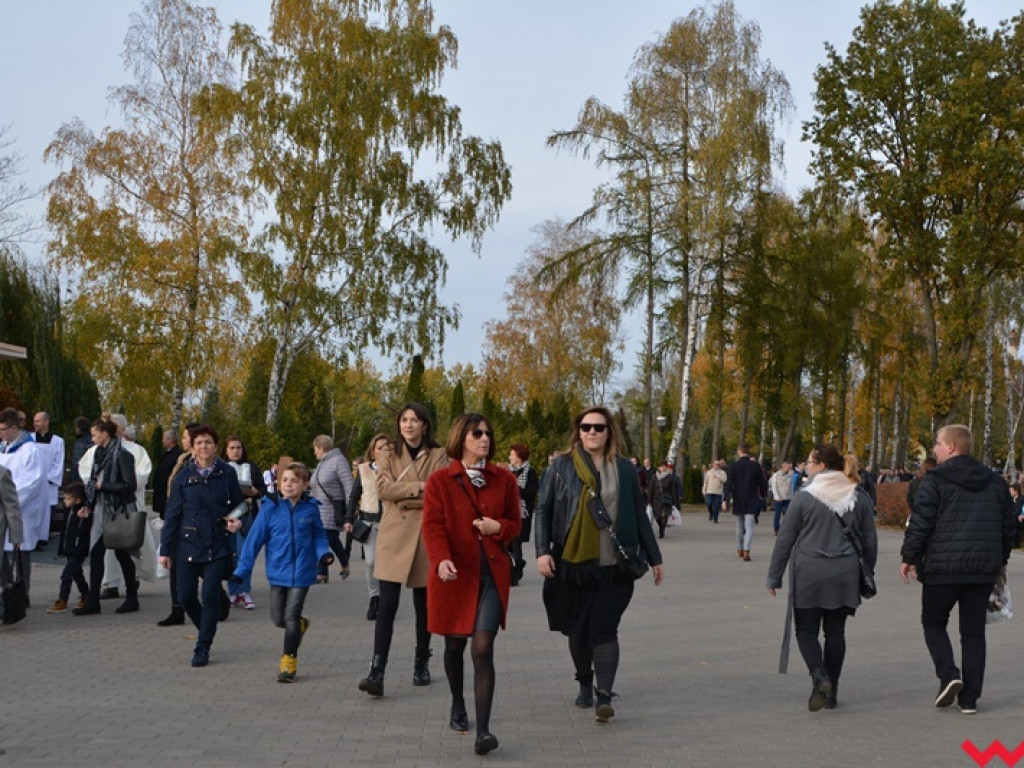 Dzień Wszystkich Świętych na wrzesińskich cmentarzach