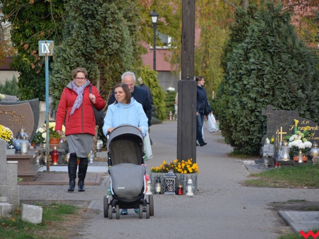 Dzień Wszystkich Świętych na wrzesińskich cmentarzach