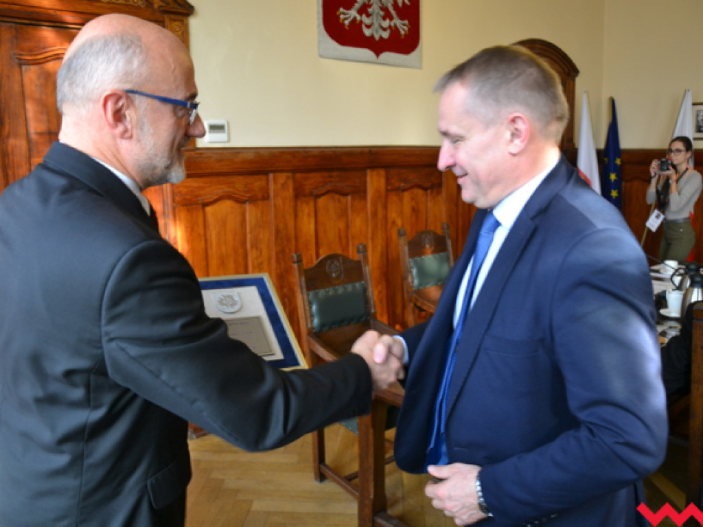Nowe nazwy rond i podwyżki dla radnych na sesji ustępującej Rady Miejskiej we Wrześni