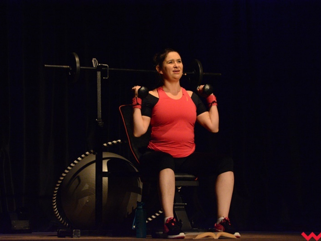 Spektakl o matce-wojowniczce. Opieka nad niepełnosprawnym dzieckiem jest jak siłownia. Non stop