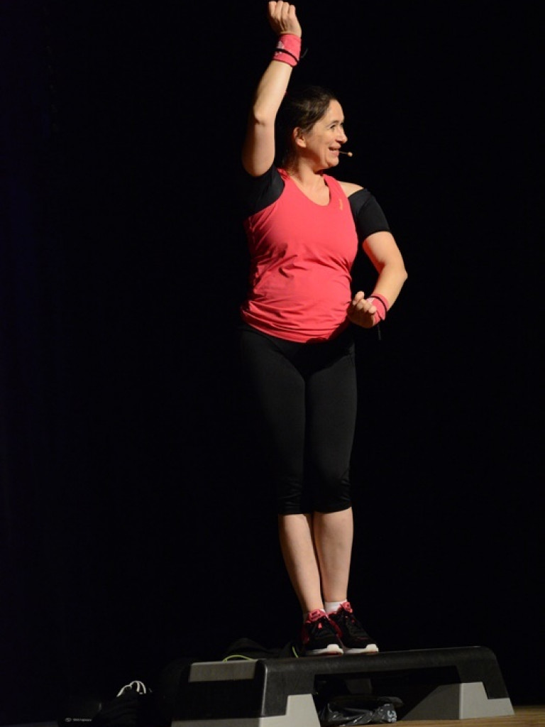 Spektakl o matce-wojowniczce. Opieka nad niepełnosprawnym dzieckiem jest jak siłownia. Non stop