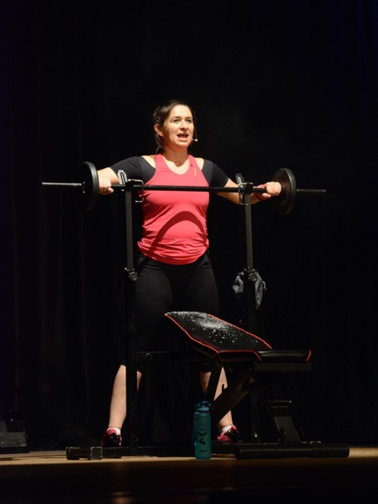 Spektakl o matce-wojowniczce. Opieka nad niepełnosprawnym dzieckiem jest jak siłownia. Non stop