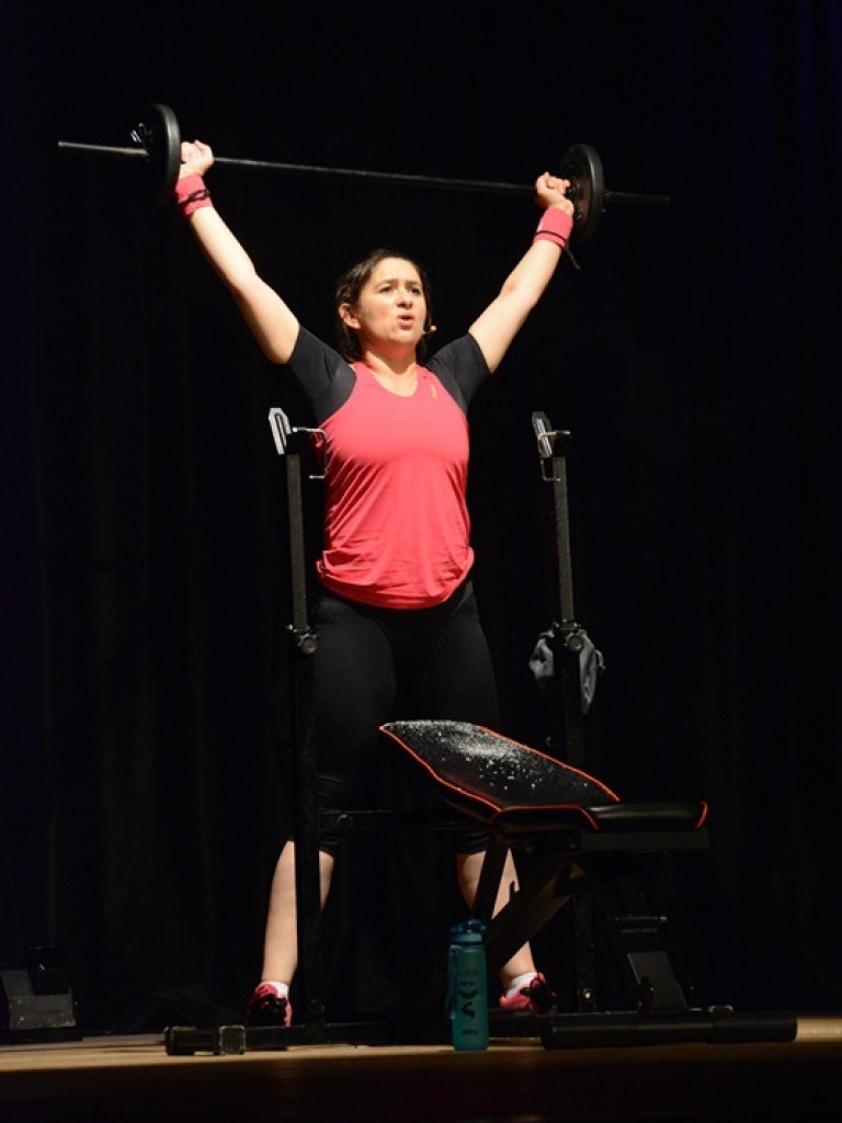 Spektakl o matce-wojowniczce. Opieka nad niepełnosprawnym dzieckiem jest jak siłownia. Non stop