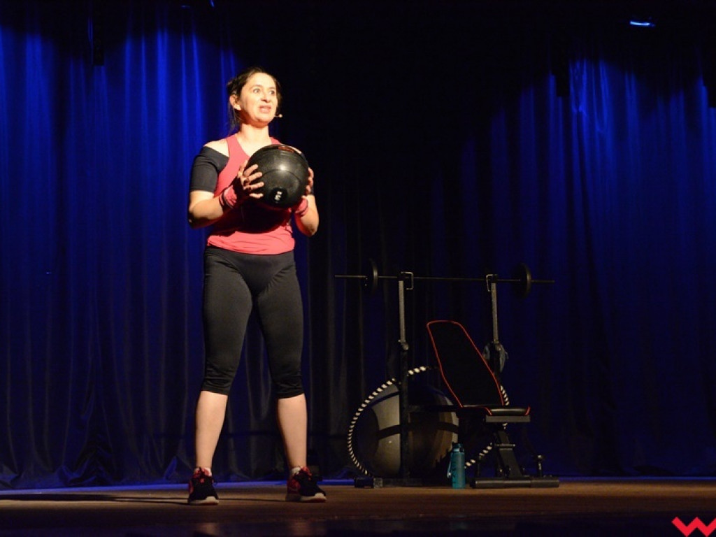 Spektakl o matce-wojowniczce. Opieka nad niepełnosprawnym dzieckiem jest jak siłownia. Non stop