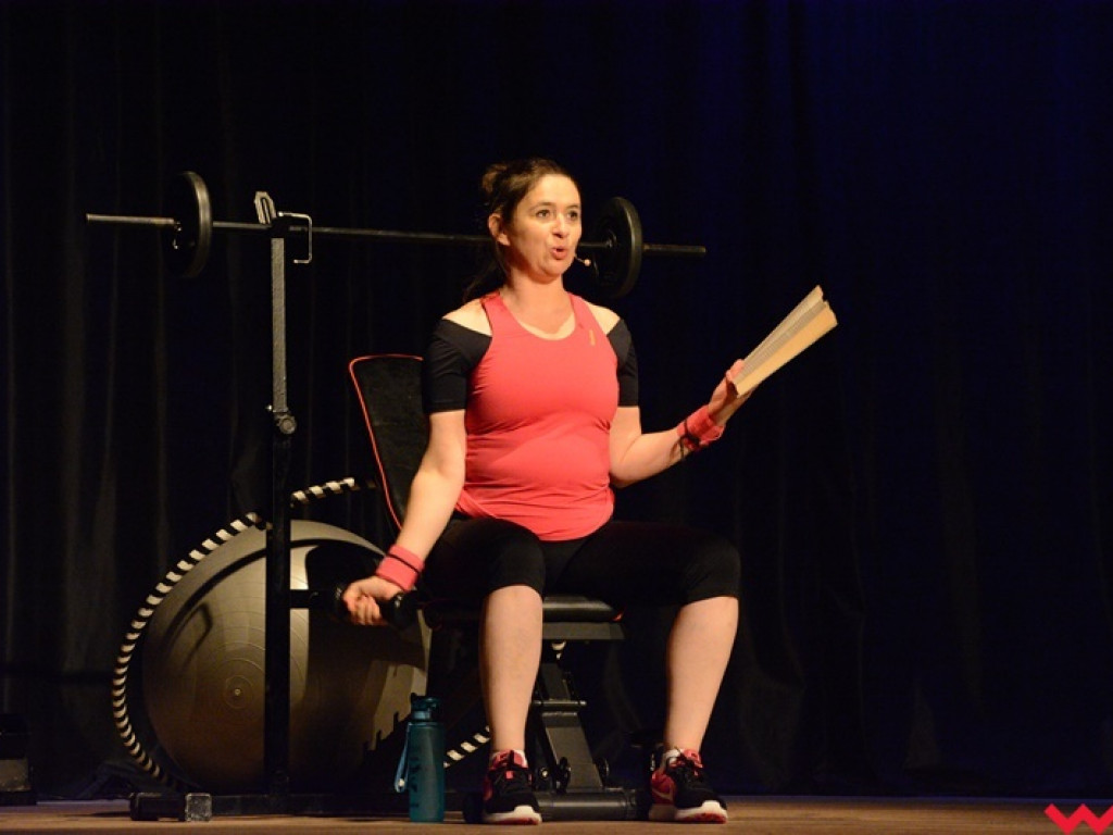 Spektakl o matce-wojowniczce. Opieka nad niepełnosprawnym dzieckiem jest jak siłownia. Non stop