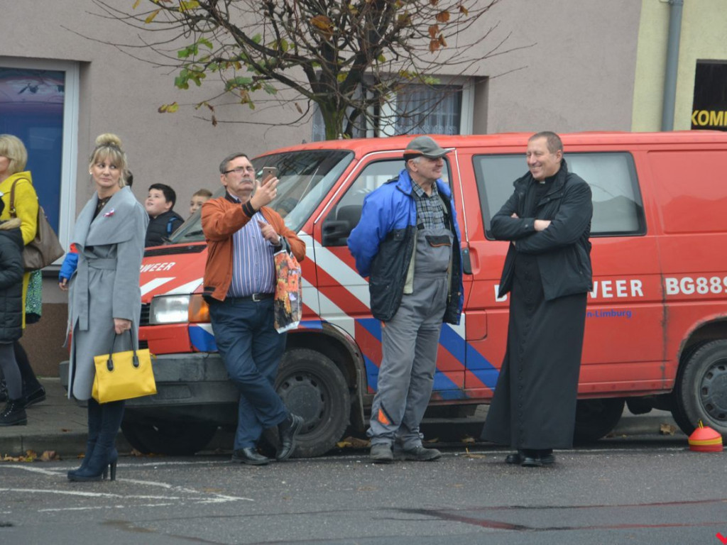 Miłosław wielką flagą rozpoczął świętowanie odzyskania niepodległości