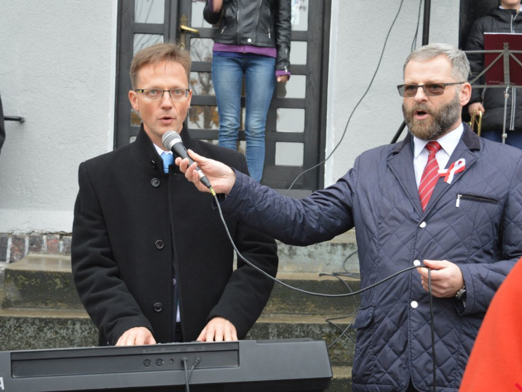 Miłosław wielką flagą rozpoczął świętowanie odzyskania niepodległości