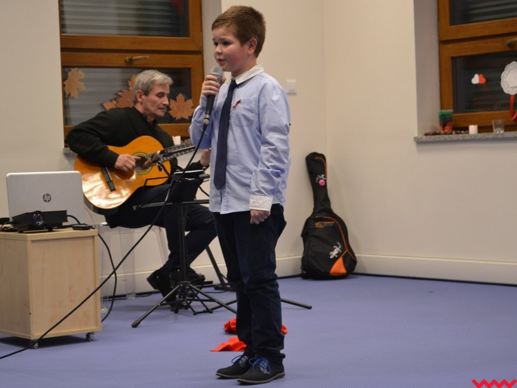 Kameralna wieczornica patriotyczna z wystawą nastrojowych grafik