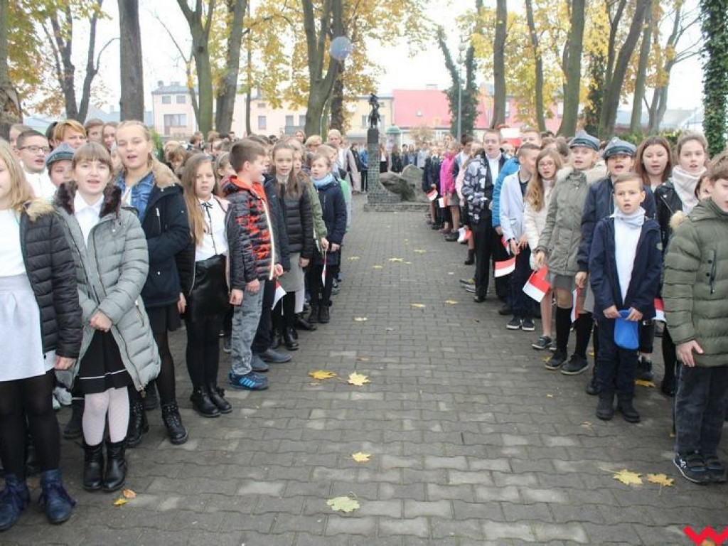 Przedszkolaki i uczniowie z gminy Pyzdry uczciły Święto Niepodległości