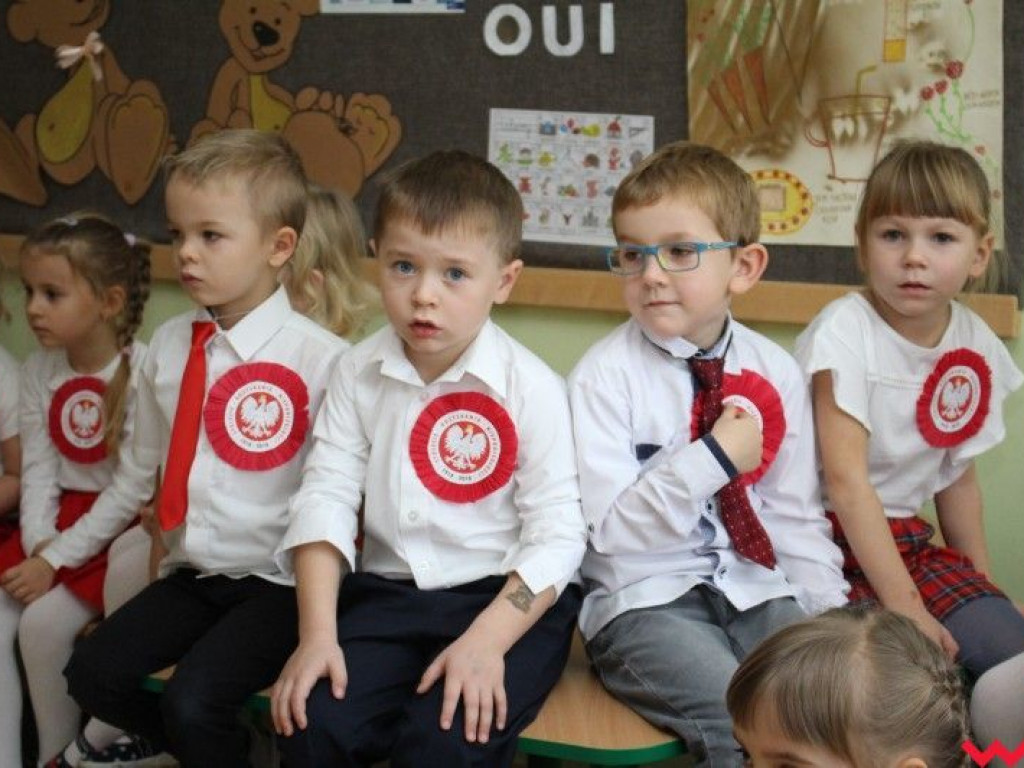 Przedszkolaki i uczniowie z gminy Pyzdry uczciły Święto Niepodległości