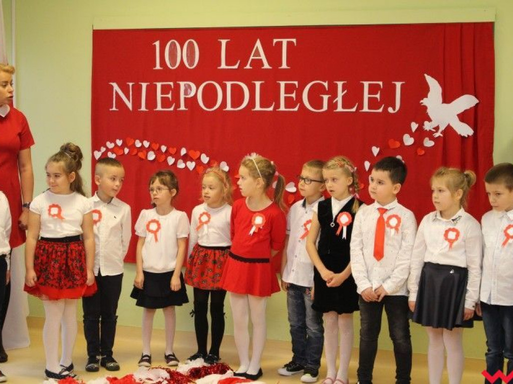 Przedszkolaki i uczniowie z gminy Pyzdry uczciły Święto Niepodległości