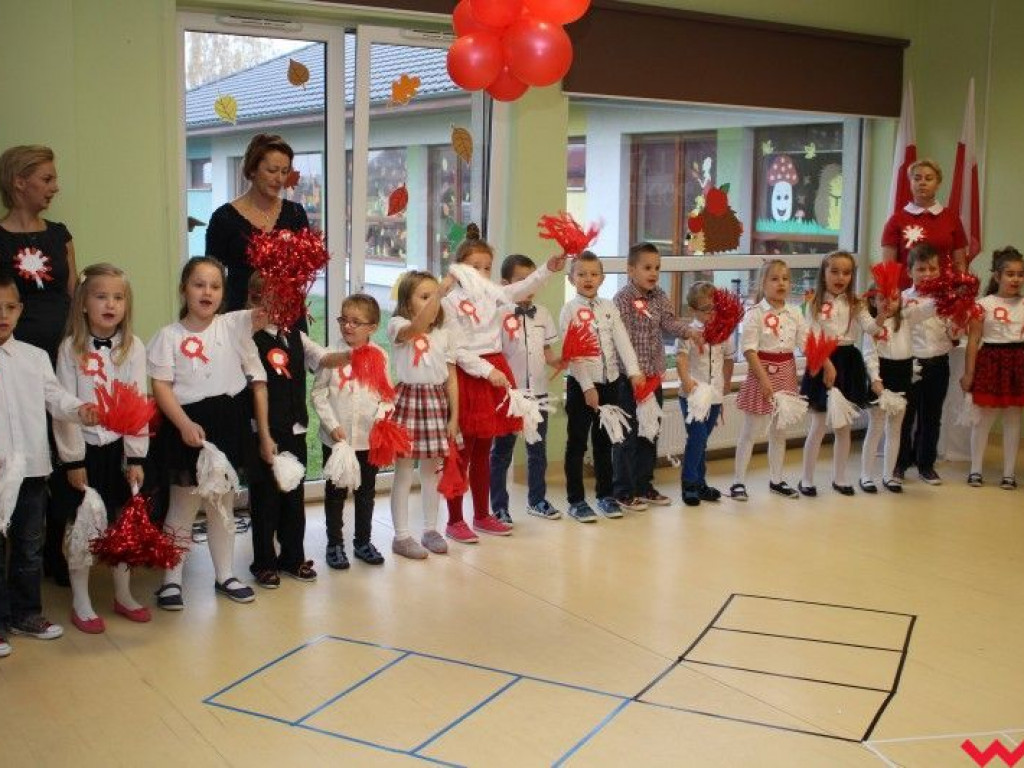 Przedszkolaki i uczniowie z gminy Pyzdry uczciły Święto Niepodległości