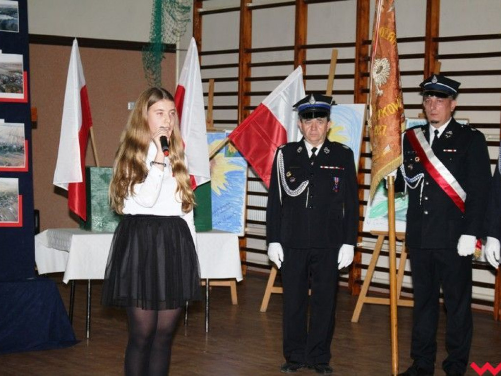 Przedszkolaki i uczniowie z gminy Pyzdry uczciły Święto Niepodległości