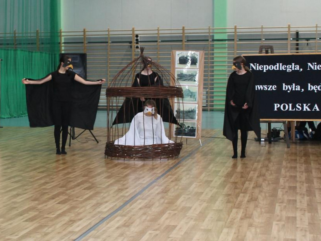 Przedszkolaki i uczniowie z gminy Pyzdry uczciły Święto Niepodległości