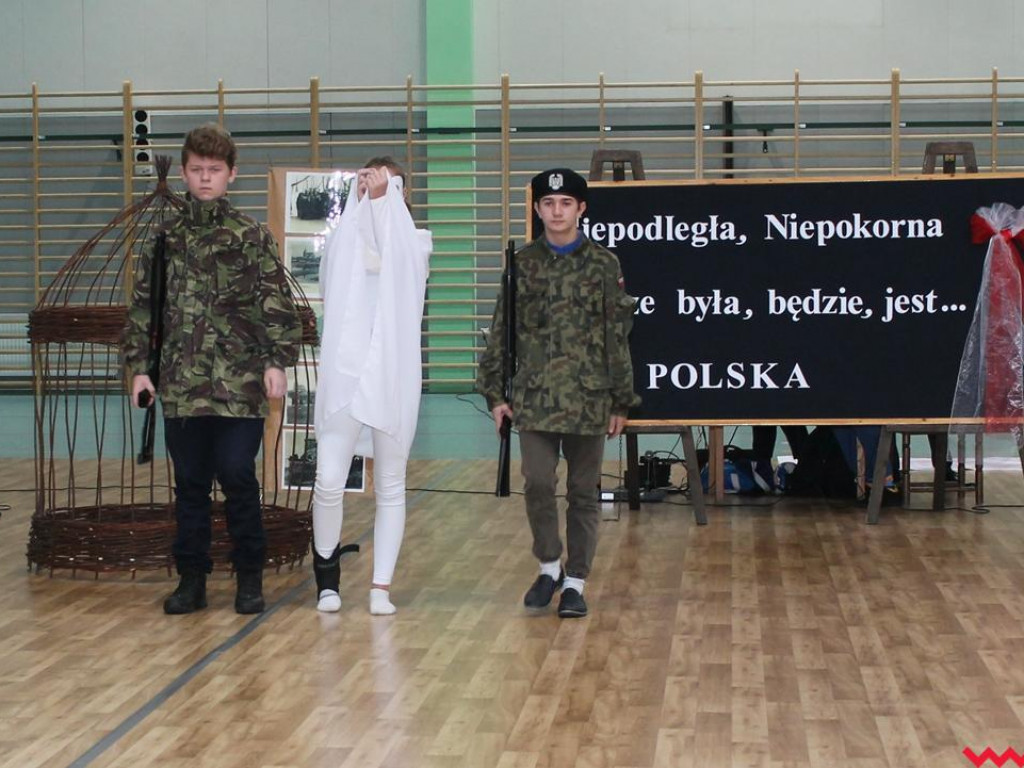 Przedszkolaki i uczniowie z gminy Pyzdry uczciły Święto Niepodległości