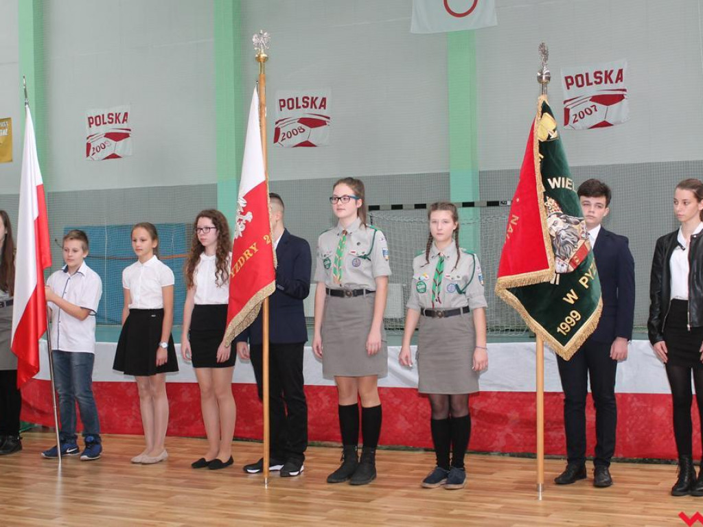 Przedszkolaki i uczniowie z gminy Pyzdry uczciły Święto Niepodległości