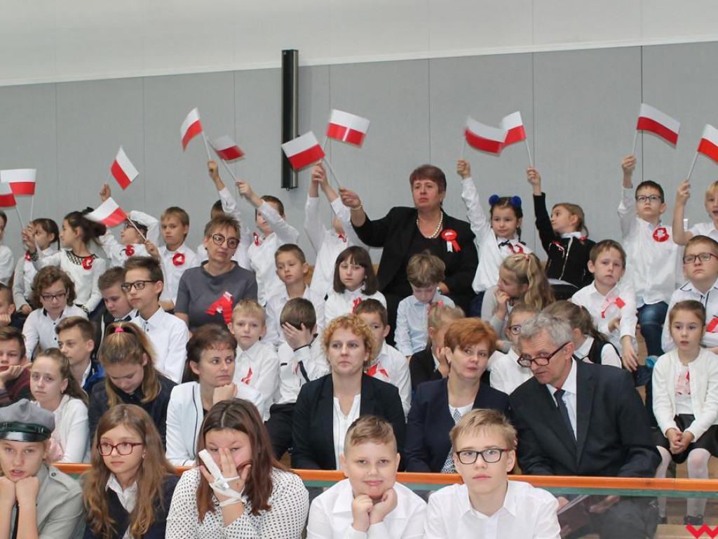 Przedszkolaki i uczniowie z gminy Pyzdry uczciły Święto Niepodległości