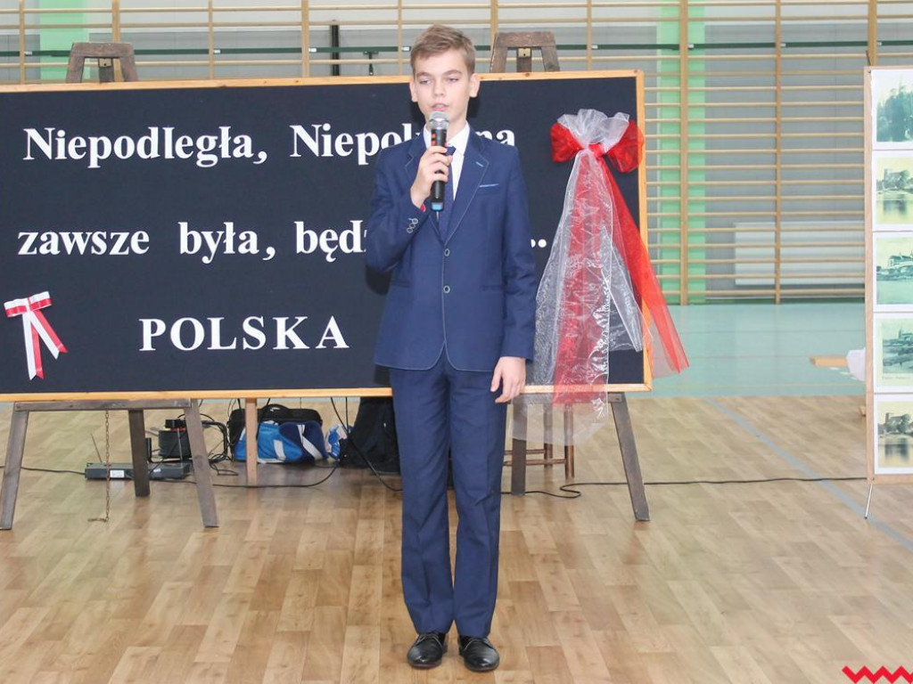 Przedszkolaki i uczniowie z gminy Pyzdry uczciły Święto Niepodległości