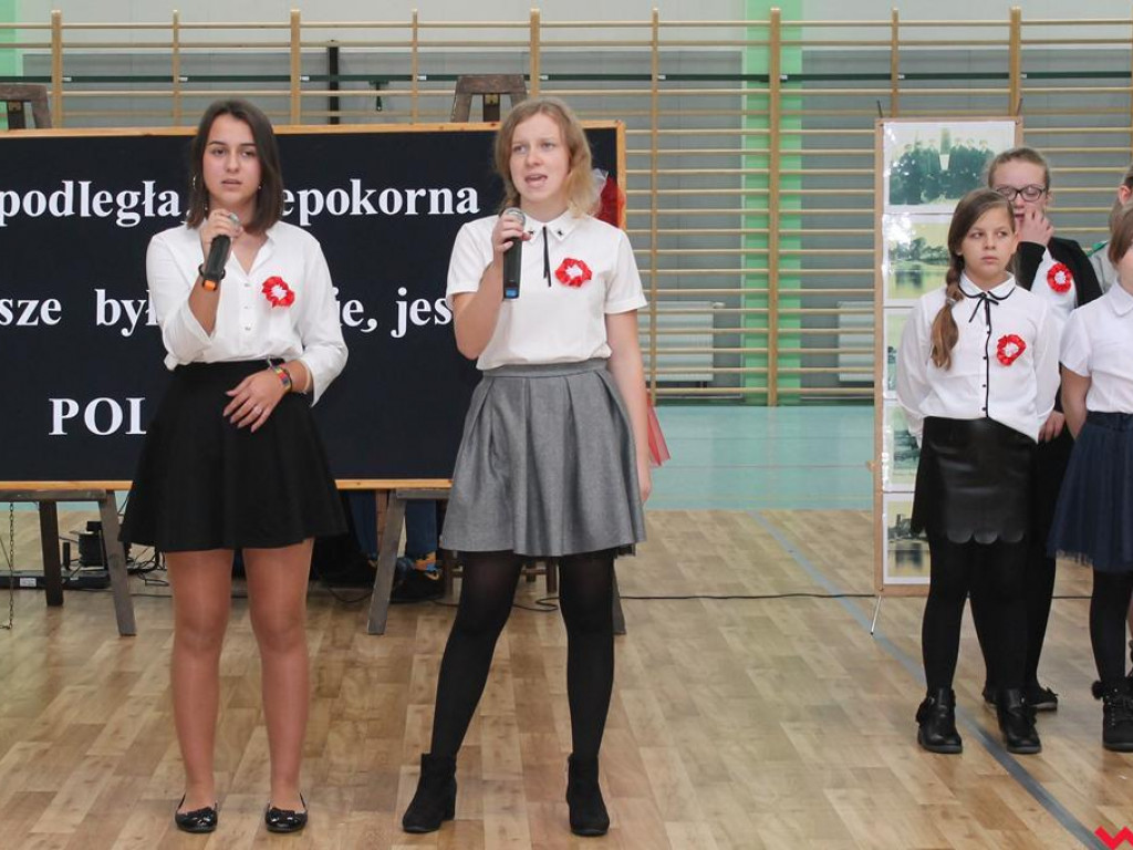 Przedszkolaki i uczniowie z gminy Pyzdry uczciły Święto Niepodległości