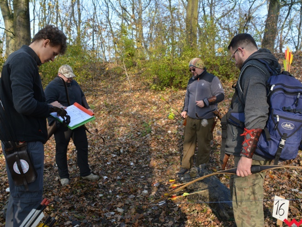 Na dzika? Tylko w Grzybowie i tylko z łukiem