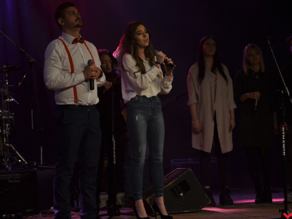 Patriotyzm to nie wielkie słowa od święta, ale codzienne życie. Koncert z refleksją o wolności w tle