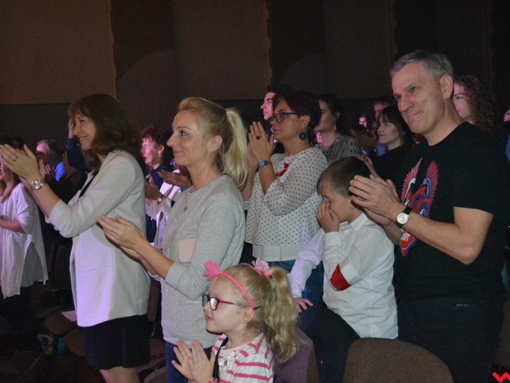 Patriotyzm to nie wielkie słowa od święta, ale codzienne życie. Koncert z refleksją o wolności w tle