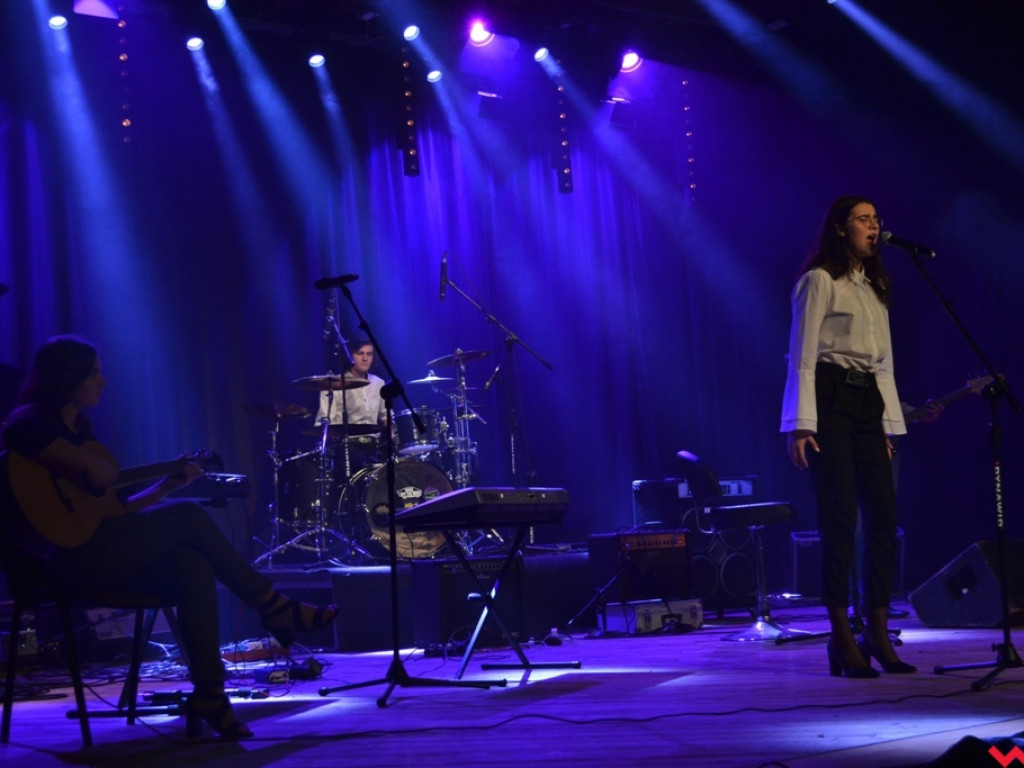 Patriotyzm to nie wielkie słowa od święta, ale codzienne życie. Koncert z refleksją o wolności w tle