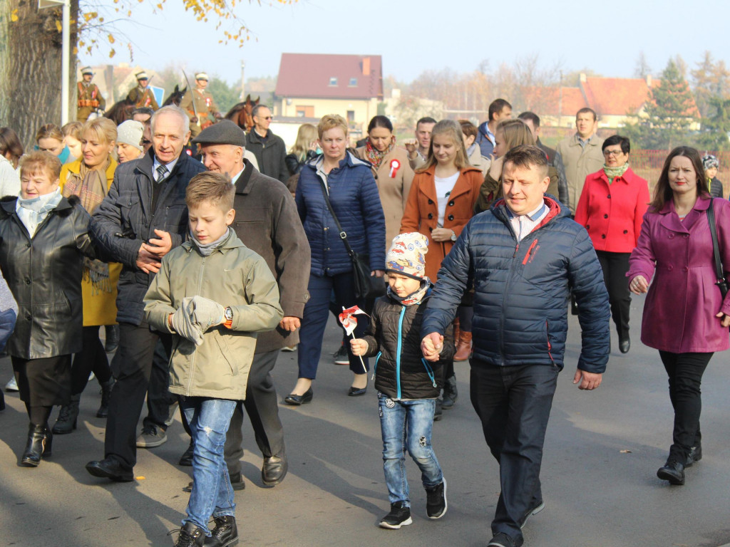 Setki neklan uczciły 100-lecie odzyskania niepodległości