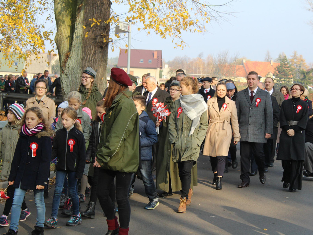 Setki neklan uczciły 100-lecie odzyskania niepodległości