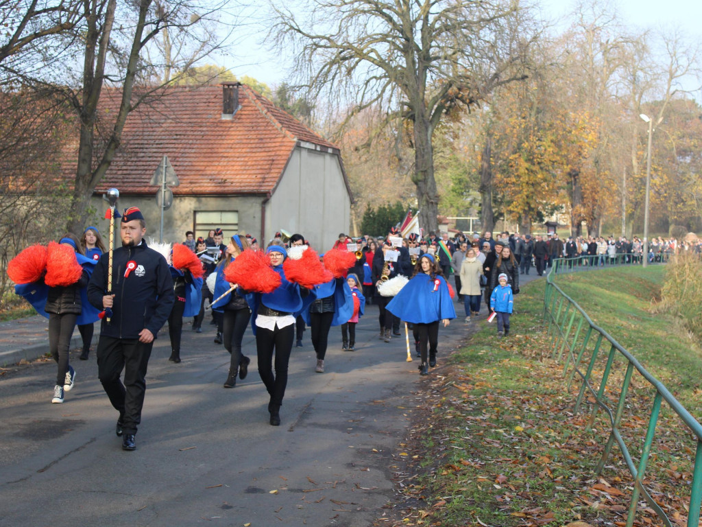 Setki neklan uczciły 100-lecie odzyskania niepodległości