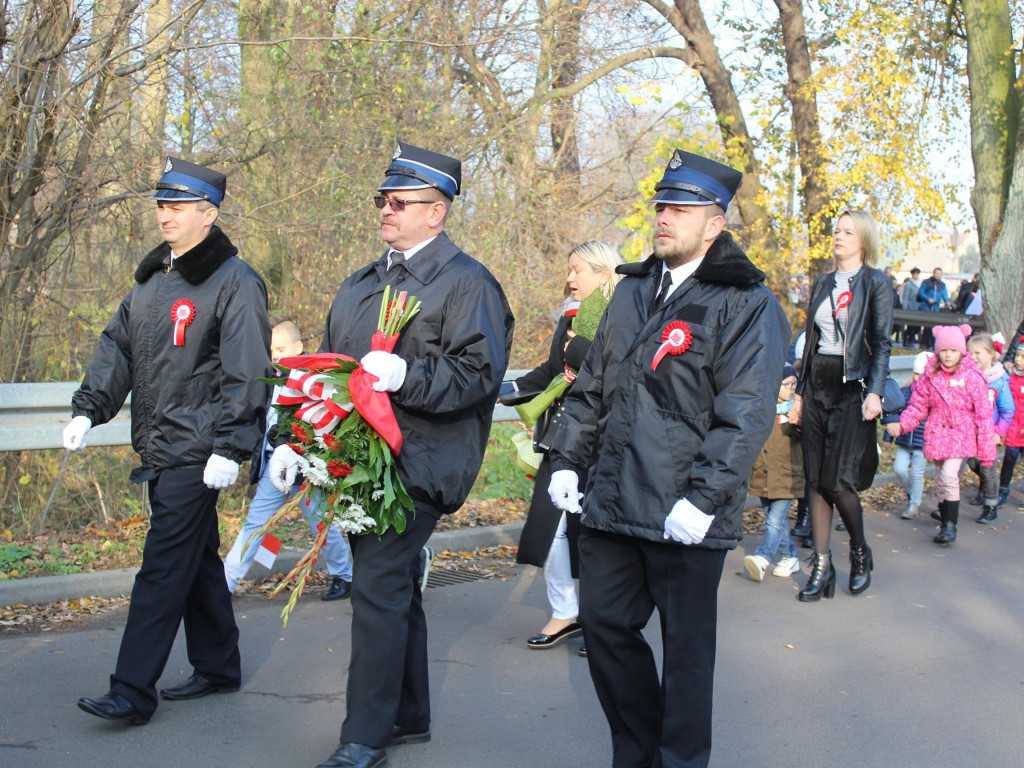 Setki neklan uczciły 100-lecie odzyskania niepodległości