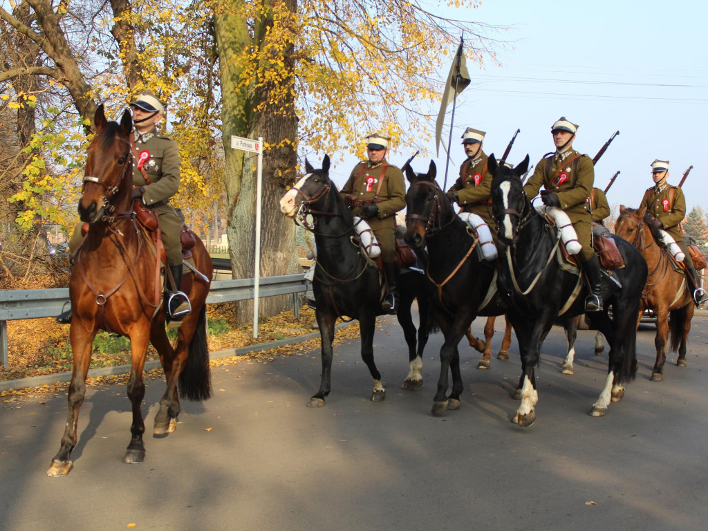 Setki neklan uczciły 100-lecie odzyskania niepodległości
