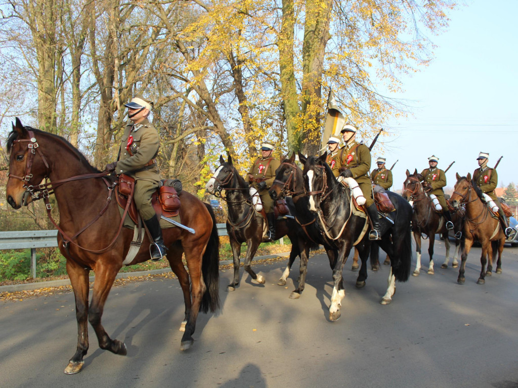 Setki neklan uczciły 100-lecie odzyskania niepodległości